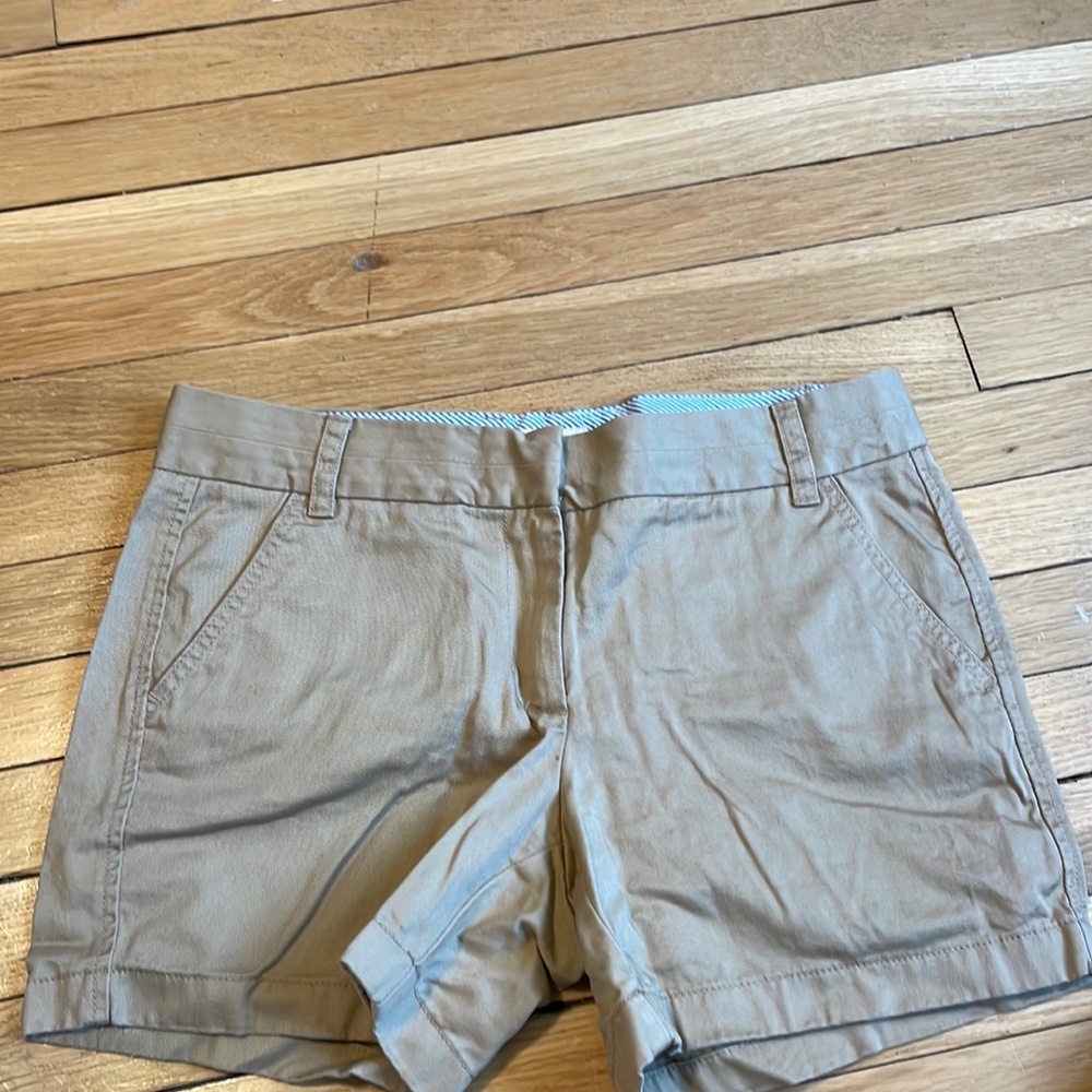 NWOT 4 in J. Crew Chino Shorts